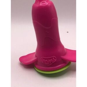 Play-Doh Pink Frosting Extruder Tool with Lime Green Star Tip Plunger Accessory